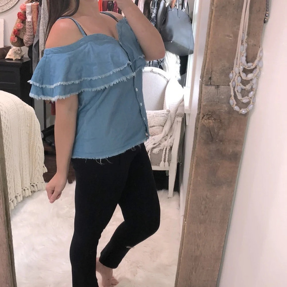 UMGEE size medium blue chambray cold shoulder top - Picture 2 of 5